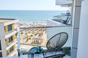 Beach Side Heaven Apartment in Infinity Beach Resort - parking